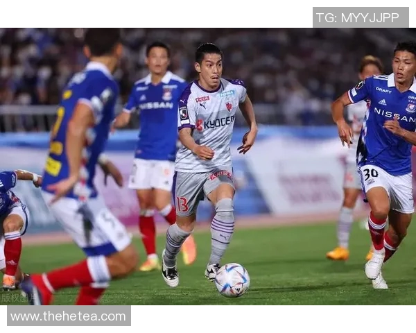 熊本深红与湘南海洋的激烈对决展现足球魅力与团队精神的巅峰之战