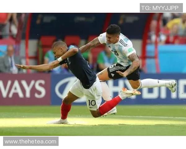 邦迪维对阵巴黎精彩回放分析与比赛亮点总结